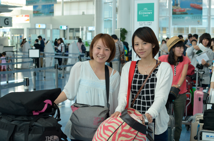 空港を出発する日本語パートナーズの写真2