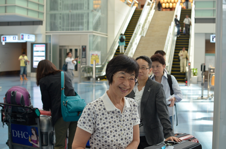 空港を出発する日本語パートナーズの写真5