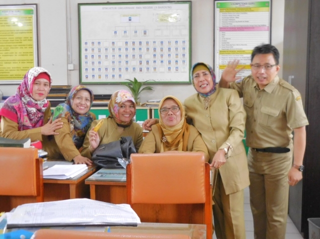 インドネシアの職員室の写真
