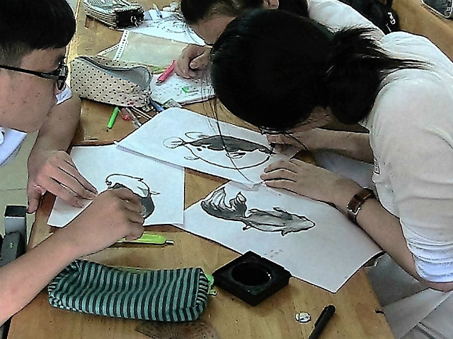 ベトナム・バリアブンタウでの日本語教育 墨絵と落款づくり
