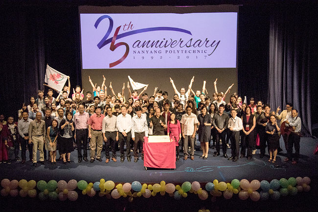 日本語パートナーズ シンガポール 2017年は学校の創立25周年記念でした
