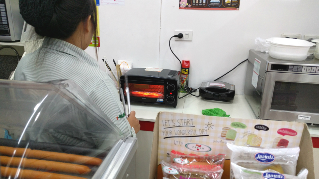 日本語パートナーズ、タイのセブンイレブンに置いてあるトースター