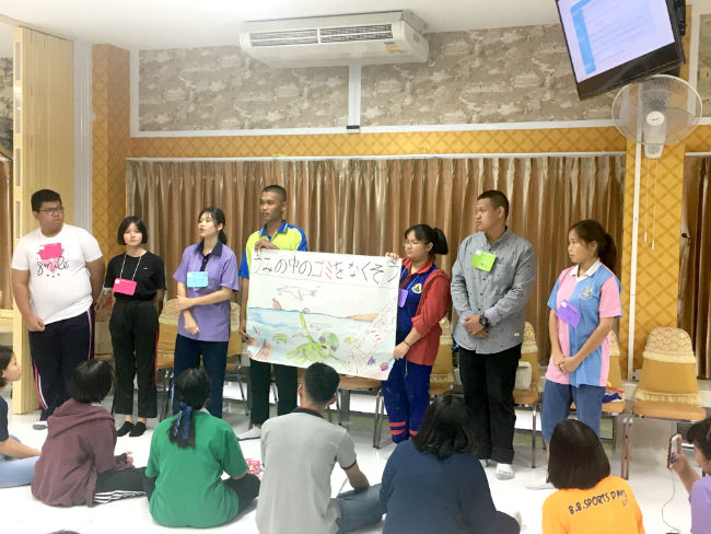 タイ、チョンブリーでの日本語パートナーズの活動 環境問題について日本語で啓発する授業風景写真2