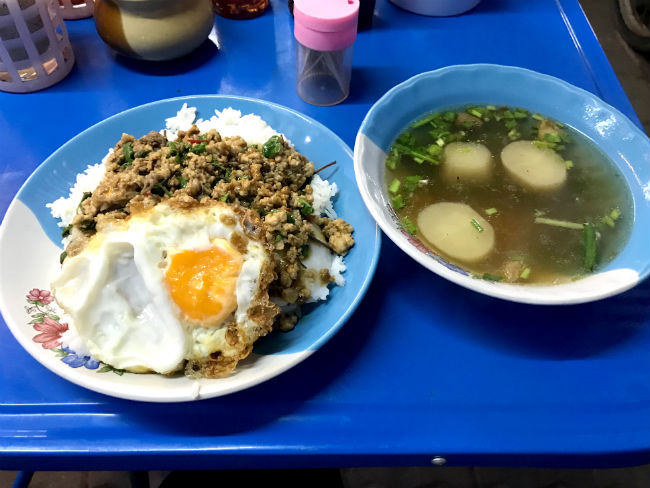 タイ、ナコーンラーチャシーマの日本語パートナーズの活動 タイ料理の写真5