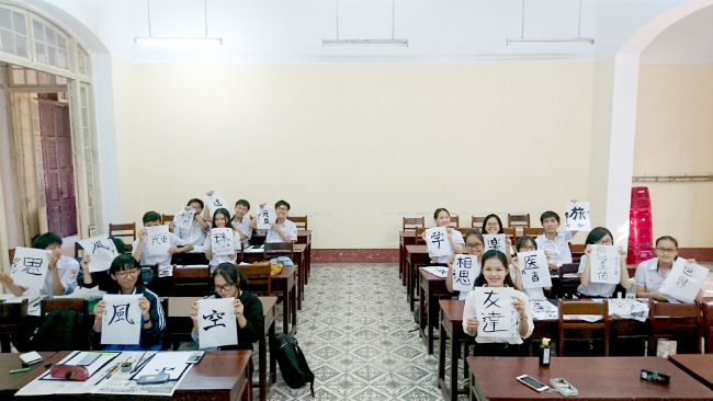 ベトナム、フエの日本語パートナーズ 派遣先校での写真3