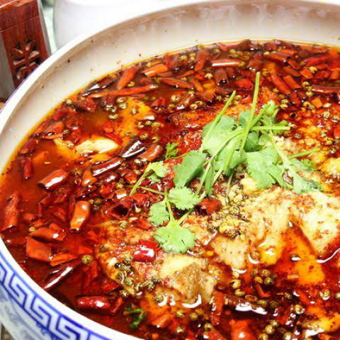 真っ赤な中華料理の写真