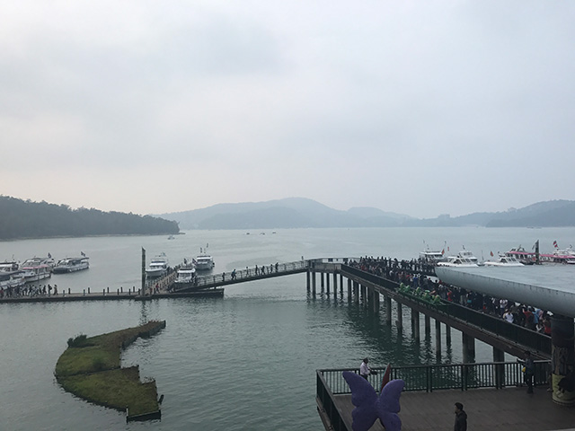 台湾で一番大きな湖、日月潭の風景写真