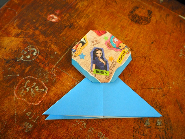 生徒が作った折り紙のてるてる坊主の写真 4