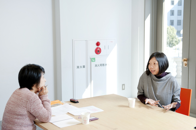 A photo of Helly and Atsuko during interview of Asia Hundreds1