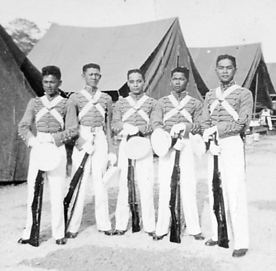 フィリピン軍仕官学校時代の父ラファエル・イレート氏の写真