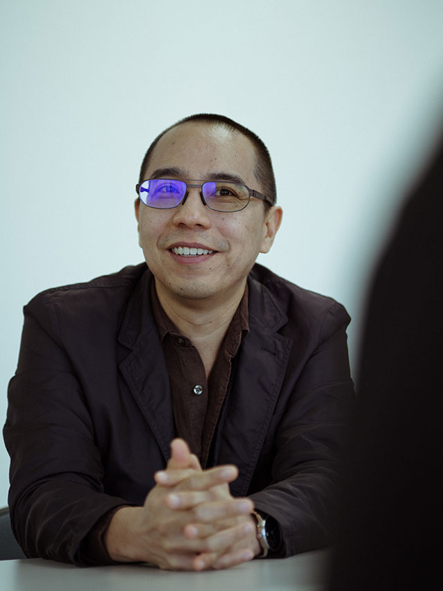 A photo of Apichatpong during interview