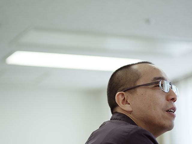 A photo of Apichatpong during interview