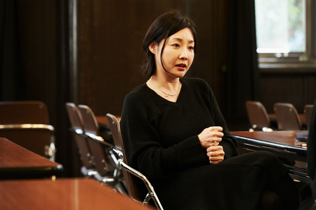 A photo of Seong-Hee during interview