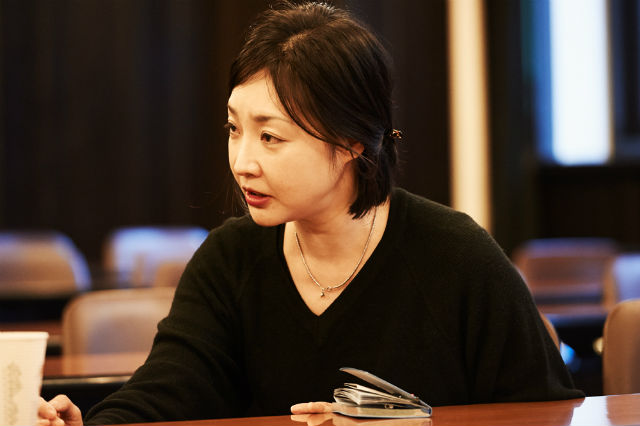 A photo of Seong-Hee during interview