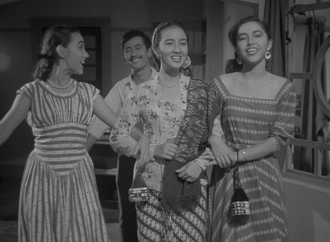 映画『三人姉妹』（1956年・デジタル修復版）のワンシーン